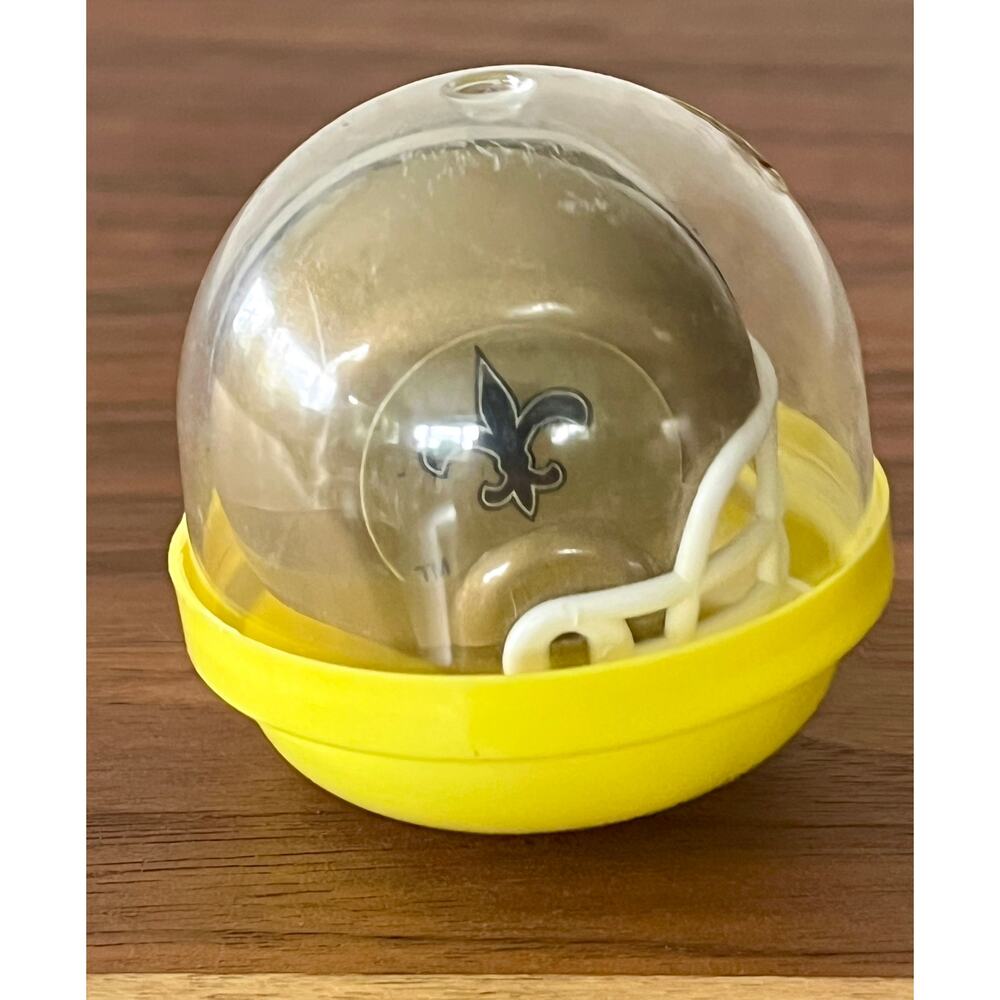 VTG NFL Mini Gumball Vending Machine New Orlean Saints Plastic Football Helmet